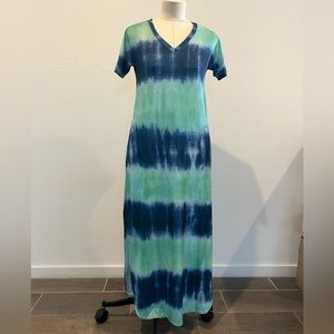 Huskary Tie Dyed V neck short sleeve pullover maxi dress.